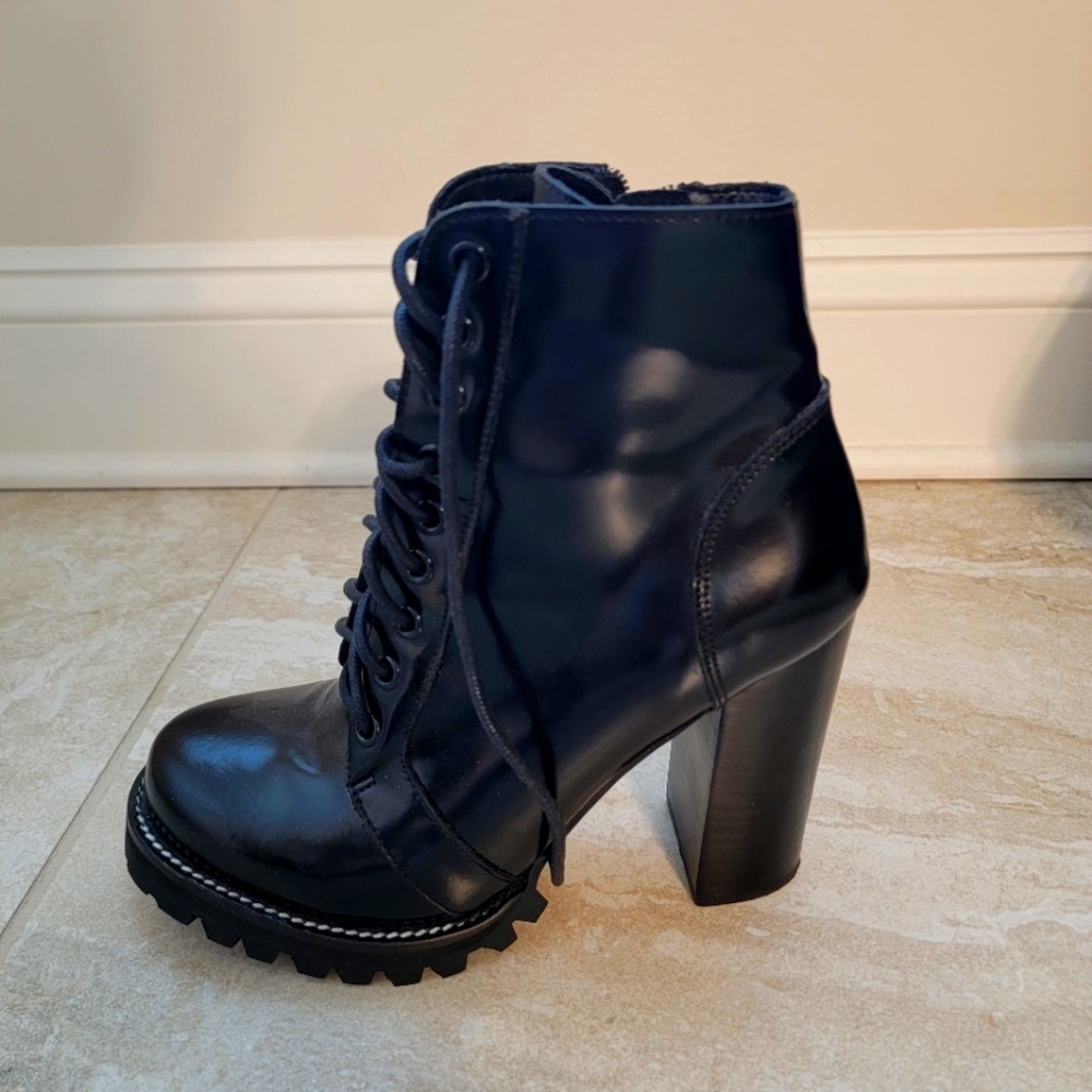 New Jeffrey Campbell Black leather platform booties size 8
